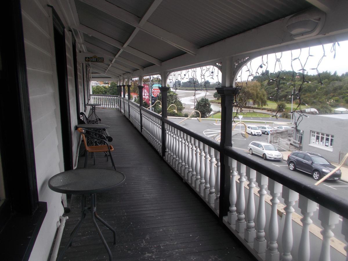 The Kentish Hotel Waiuku Exterior photo
