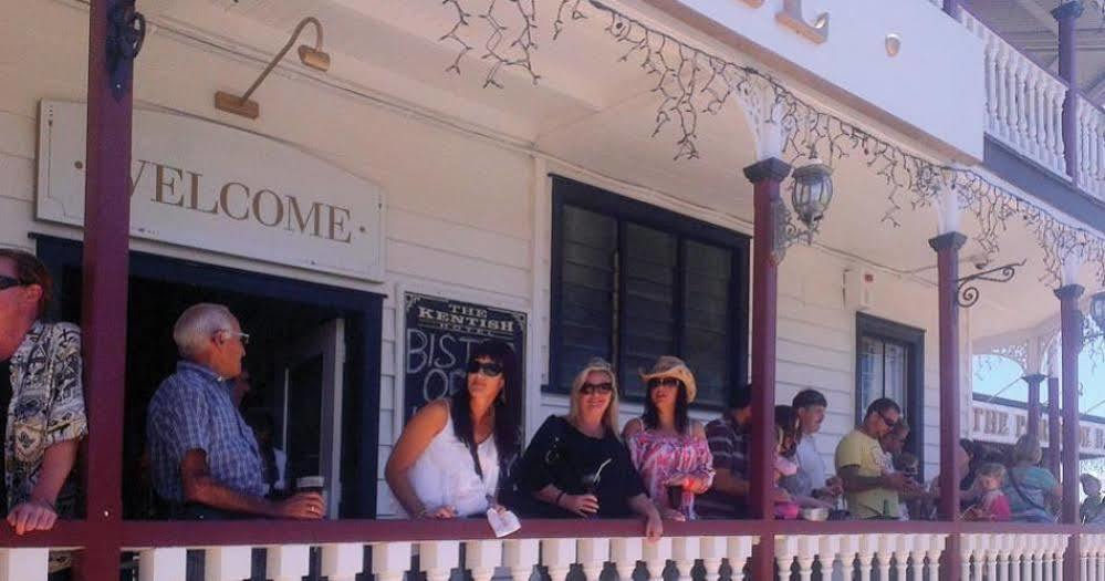 The Kentish Hotel Waiuku Exterior photo